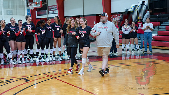 24.11.02 ATH VB Senior Day5