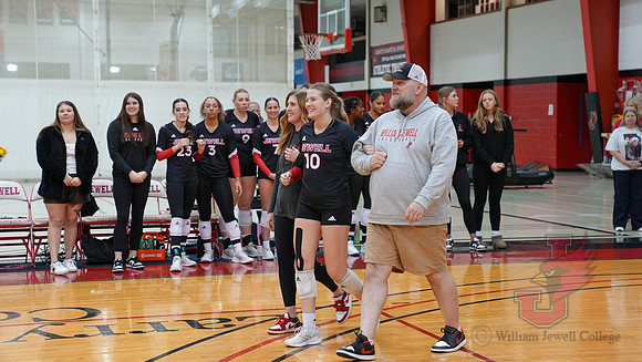 24.11.02 ATH VB Senior Day6
