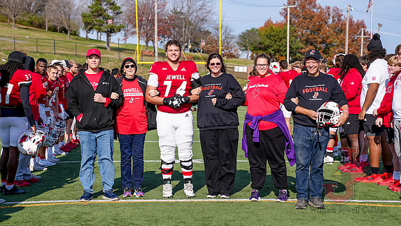 24.11.16 ATH FB Senior Day18