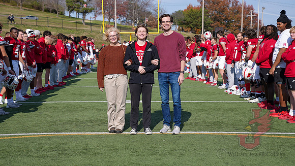 24.11.16 ATH FB Senior Day3