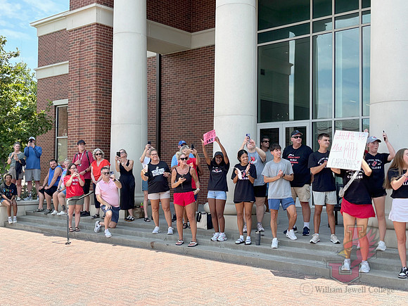 25.08.18 SLE Walk Around the Quad 37