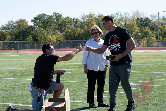 24.10.19 JSE Halftime - Basketball Conference Ring Ceremony 16