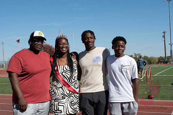 24.10.19 SLE Halftime - Homecoming Court 29