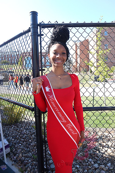 24.10.19 SLE Halftime - Homecoming Court 7