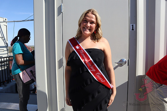 24.10.19 SLE Halftime - Homecoming Court 1