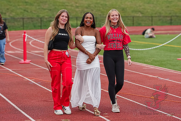 25.10.18 SLE Homecoming Court 18 Camryn Thomas