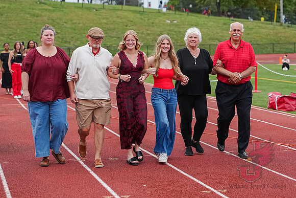 25.10.18 SLE Homecoming Court 17 Aubrey Harris