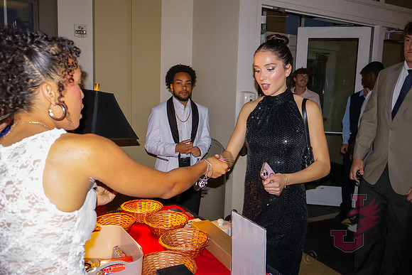 25.10.13 SLE Homecoming Met Gala 2