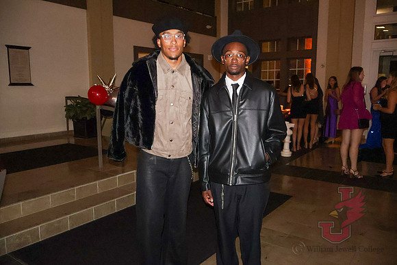 25.10.13 SLE Homecoming Met Gala 18