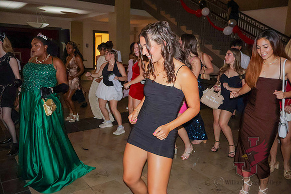 25.10.13 SLE Homecoming Met Gala 40