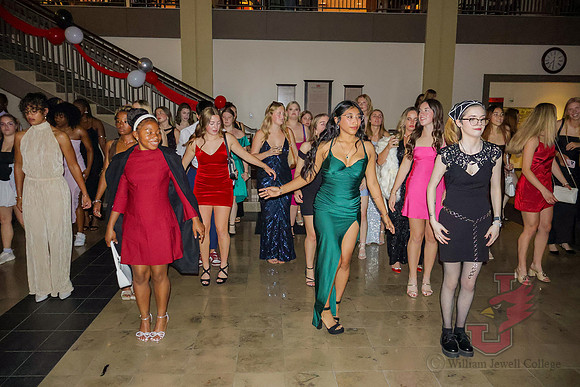 25.10.13 SLE Homecoming Met Gala 41