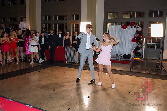 25.10.13 SLE Homecoming Met Gala 47