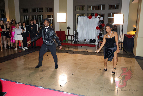 25.10.13 SLE Homecoming Met Gala 48