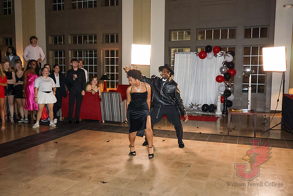 25.10.13 SLE Homecoming Met Gala 49