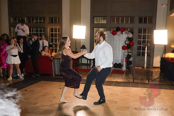 25.10.13 SLE Homecoming Met Gala 53