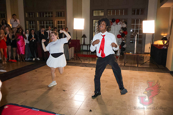 25.10.13 SLE Homecoming Met Gala 54