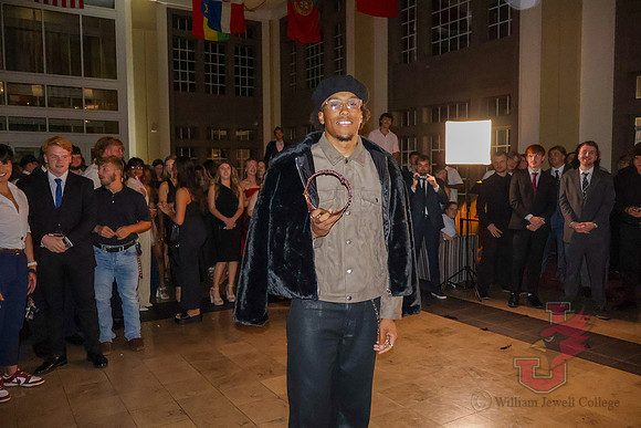 25.10.13 SLE Homecoming Met Gala 57