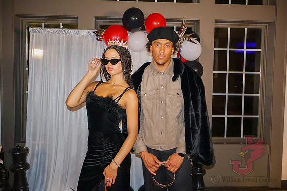 25.10.13 SLE Homecoming Met Gala 65