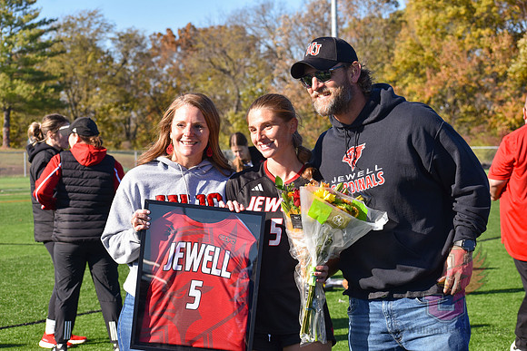 25.11.02 ATH WSOC Senior Day5