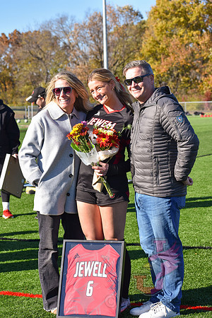 25.11.02 ATH WSOC Senior Day9