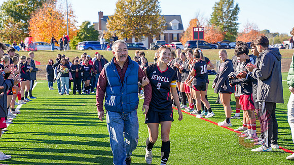 25.11.02 ATH WSOC V UMSL39