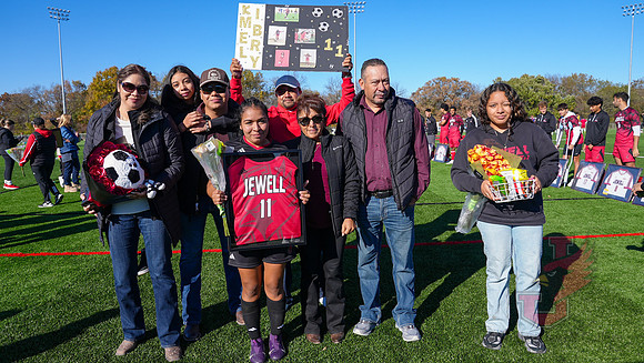 25.11.02 ATH WSOC V UMSL43