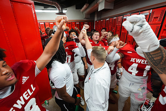 25.10.18 ATH FB V NE State - 56