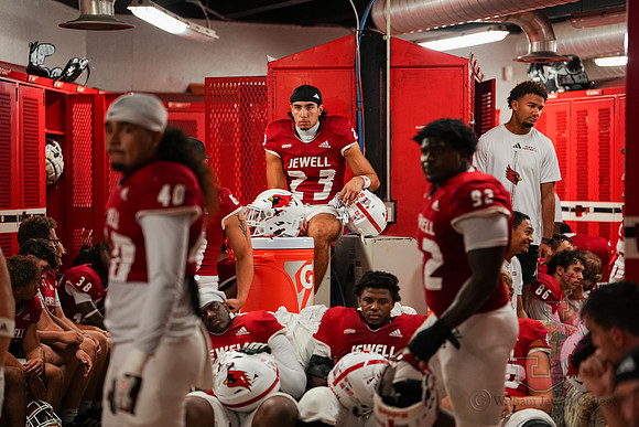 25.10.18 ATH FB V NE State - 62