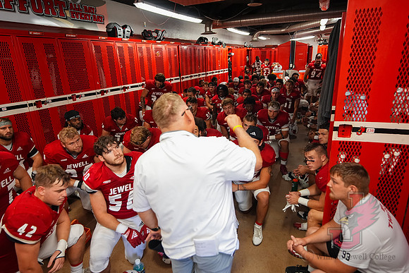 25.10.18 ATH FB V NE State - 70