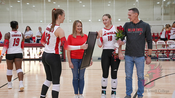 25.11.07 ATH VB Senior Day-15