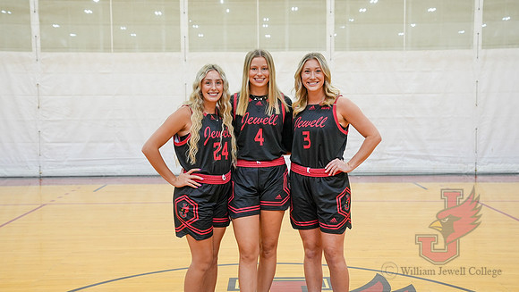 24.09.12 ATH WBB Media Day70