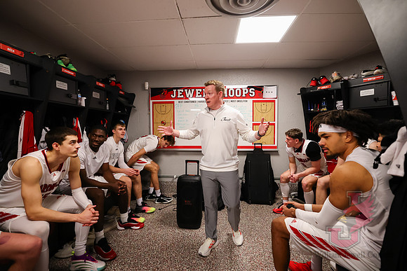 26.01.22 ATH MBB V Upper Iowa3