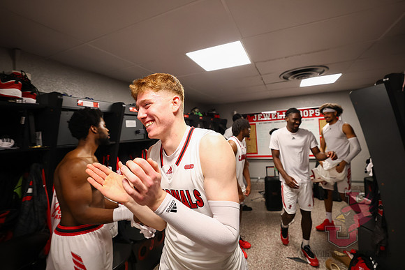 26.01.22 ATH MBB V Upper Iowa7