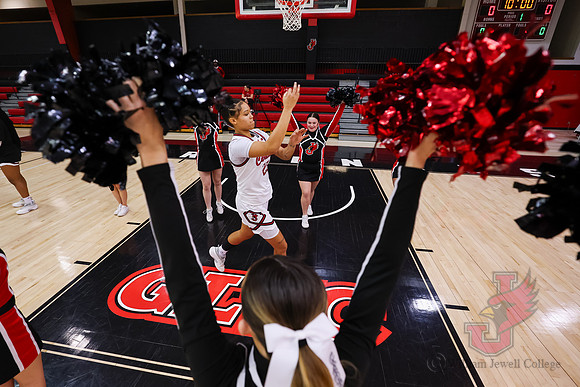 26.01.22 ATH WBB V Upper Iowa3