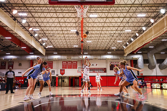 26.01.22 ATH WBB V Upper Iowa11