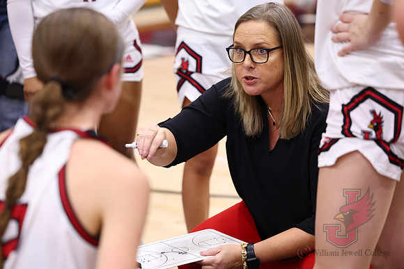 26.01.22 ATH WBB V Upper Iowa13