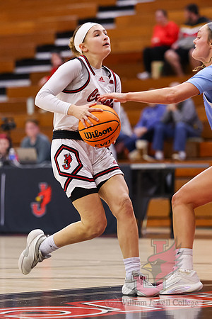 26.01.22 ATH WBB V Upper Iowa18