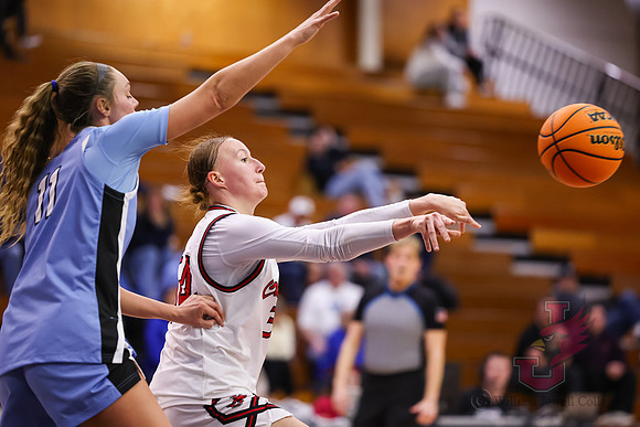 26.01.22 ATH WBB V Upper Iowa34