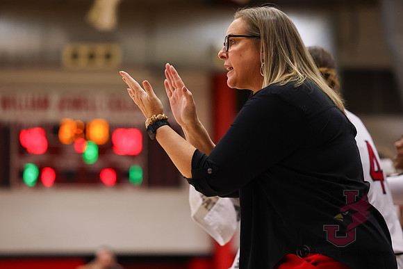 26.01.22 ATH WBB V Upper Iowa44