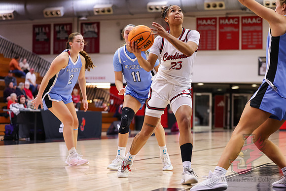 26.01.22 ATH WBB V Upper Iowa58