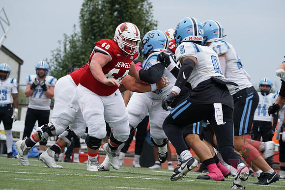 25.10.25 ATH FB V Upper Iowa18