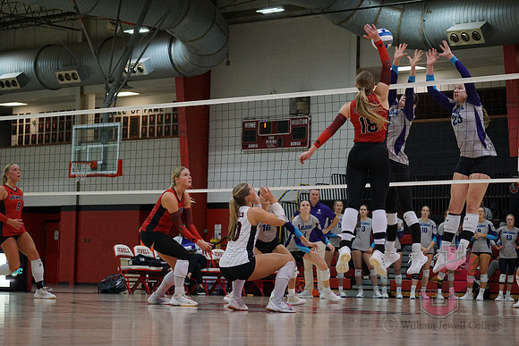 25.10.25 ATH VB V Truman State24