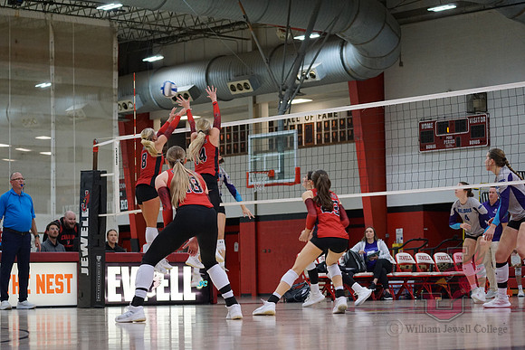 25.10.25 ATH VB V Truman State30