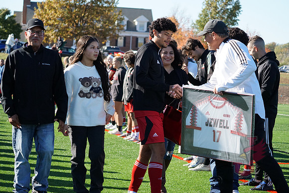 25.11.02 ATH MSOC Senior Day11