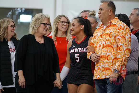 25.11.07 ATH VB Senior Day1