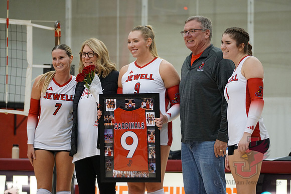 25.11.07 ATH VB Senior Day8