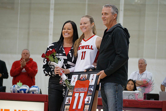 25.11.07 ATH VB Senior Day9