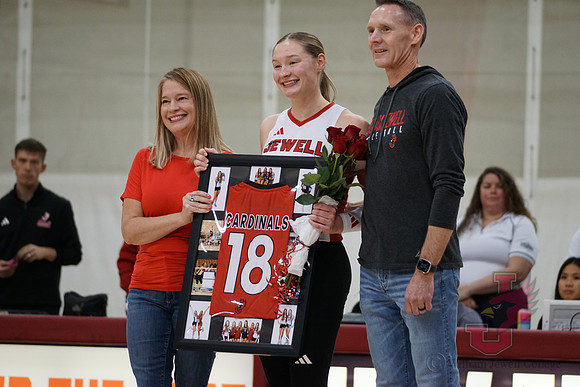 25.11.07 ATH VB Senior Day11