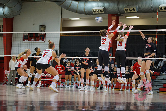 25.11.07 ATH VB Senior Day53