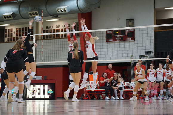 25.11.07 ATH VB Senior Day60
